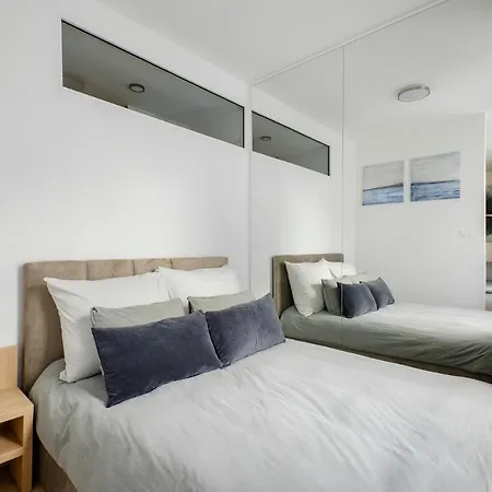 Centrum Obok Manufaktura Piotrkowska Dostep Na Kod