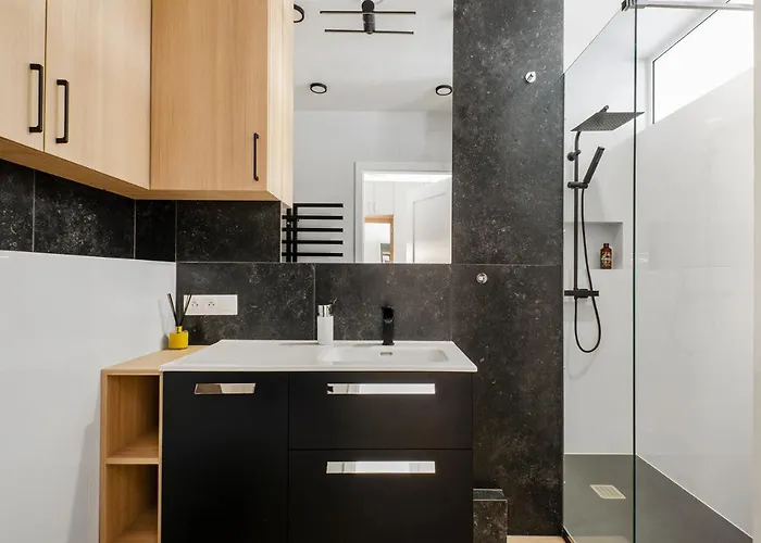 Centrum Obok Manufaktura Piotrkowska Dostep Na Kod Łódź