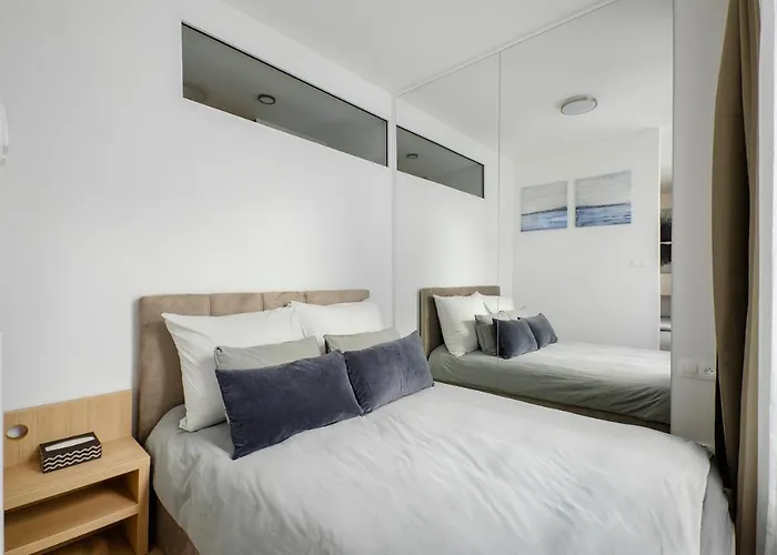 Centrum Obok Manufaktura Piotrkowska Dostep Na Kod